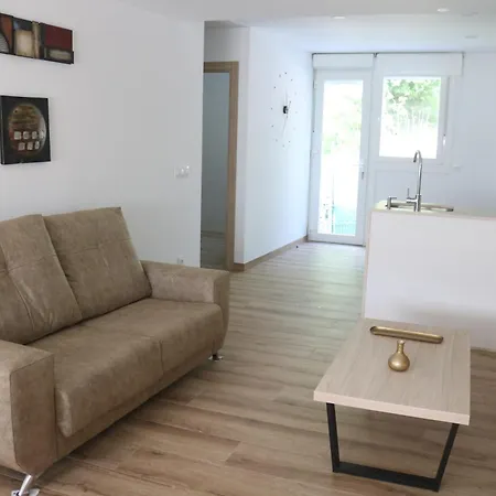 アパート A Academia